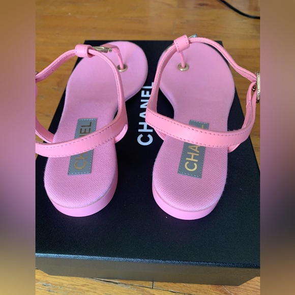 New Chanel Pink Strap Sandals with Logo Size 7 with box - Picture 7 of 8